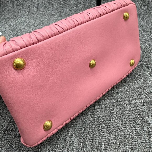 Miu Miu Leather Shoulder Bag 675-040125 - Picture 9 of 16